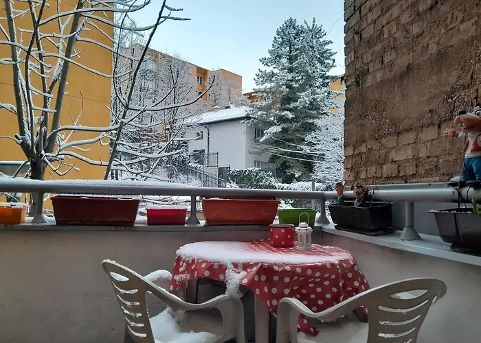 Cosy Single Room With Balcony In Top Location